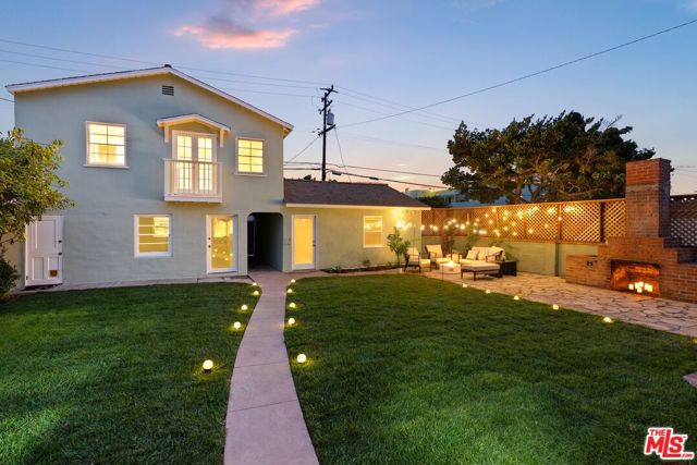 2029 Hill Street, Santa Monica CA: https://media.crmls.org/mediaz/6491bac6-8459-4614-ab07-d2750c698cc5.jpg