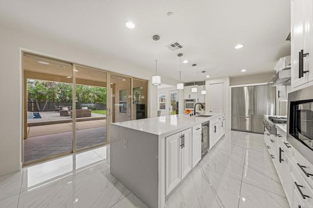 Detail Gallery Image 14 of 68 For 2004 Corte Saltero, Chula Vista,  CA 91914 - 5 Beds | 5/1 Baths