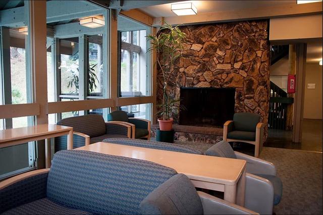 355 Half Moon Lane, Daly City CA: https://media.crmls.org/mediaz/64931492-c79a-4784-8bdd-b80d4776aa29.jpg