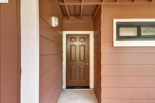 805 Red Leaf Court, San Francisco CA: https://media.crmls.org/mediaz/6493329d-6139-4f67-9b6e-226a0c0569ff.jpg