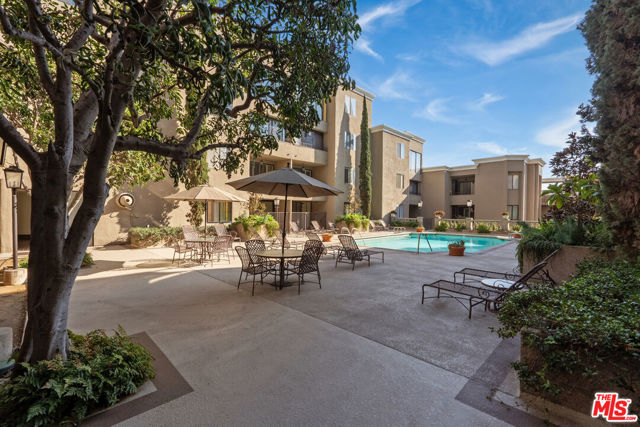 8455 Fountain Avenue, West Hollywood CA: https://media.crmls.org/mediaz/64934872-e310-4857-a23c-22a9d49a4115.jpg
