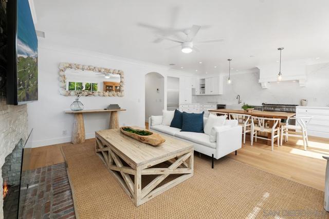 1820 Coast Blvd, Del Mar CA: https://media.crmls.org/mediaz/649437ba-69fd-4271-b720-5cdc2bb2185a.jpg