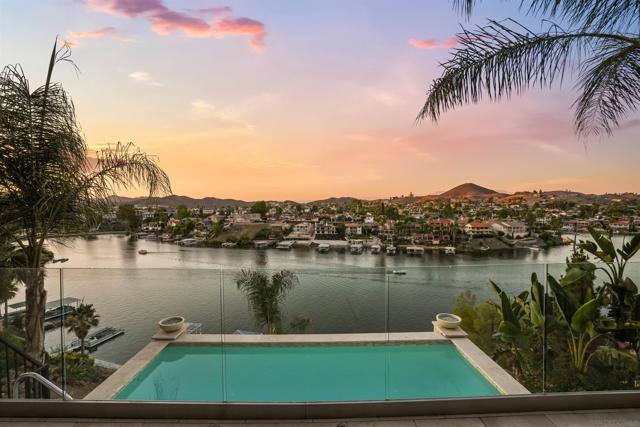 22590 Canyon Lake Drive South, Canyon Lake CA: https://media.crmls.org/mediaz/64950540-3216-4e77-bbd3-d0d648497ae9.jpg