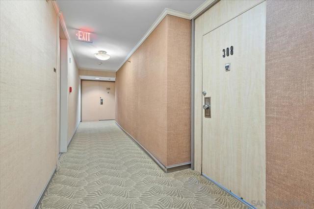 1820 Avenida Del Mundo, Coronado CA: https://media.crmls.org/mediaz/64956918-a97c-426f-9044-7781c33b4832.jpg