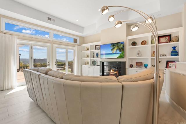Detail Gallery Image 18 of 46 For 7327 El Fuerte St, Carlsbad,  CA 92009 - 5 Beds | 4/1 Baths
