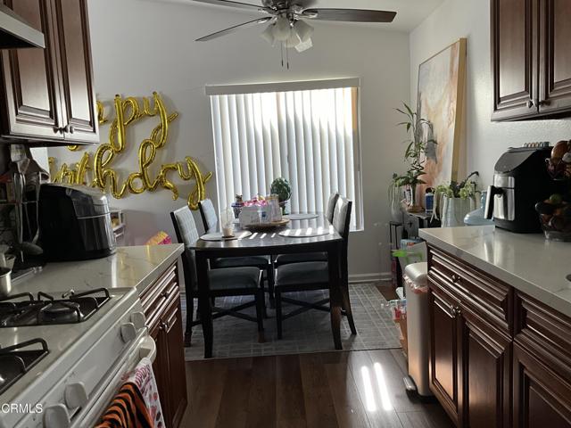 Detail Gallery Image 3 of 28 For 5117 Jefferson Sq, Oxnard,  CA 93033 - 2 Beds | 1 Baths