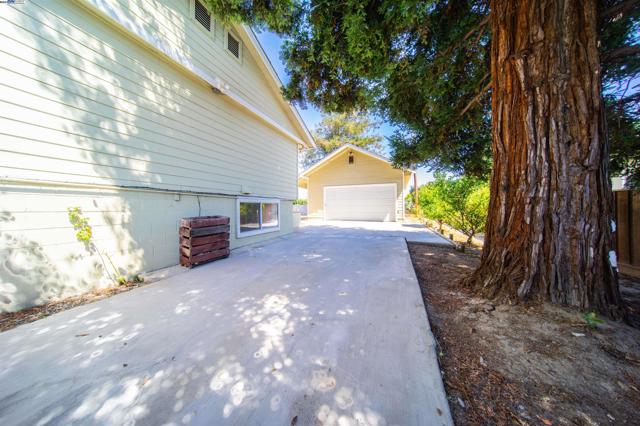 Image 47 of 52 For 4636 Serra Ave