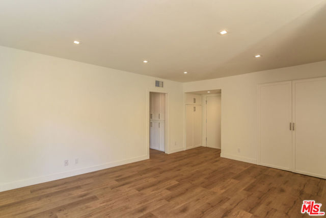 610 N Orlando Avenue, West Hollywood CA: https://media.crmls.org/mediaz/6497bf56-51ed-4a79-97c6-1c4c859008b1.jpg