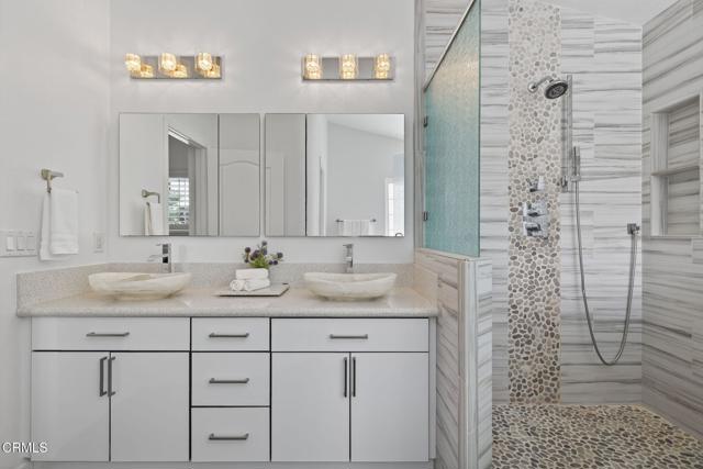 676 Pacific Cove Drive, Port Hueneme CA: https://media.crmls.org/mediaz/64987335-d429-416b-aeef-b243d8323fba.jpg