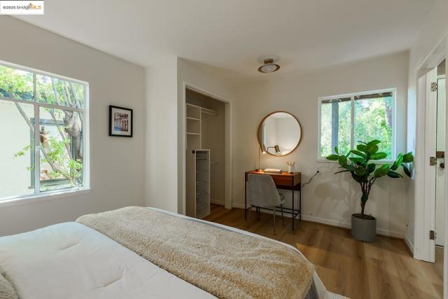 4191 Fruitvale, Oakland CA: https://media.crmls.org/mediaz/64990c13-109b-406a-8f8a-ecb55e1df18b.jpg