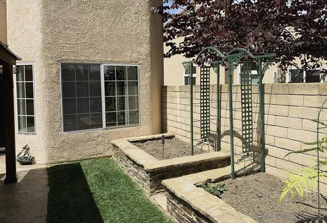 2176 Eastridge Loop, Oxnard CA: https://media.crmls.org/mediaz/6499736d-53ce-4216-87f3-d2dbdf18eb76.jpg