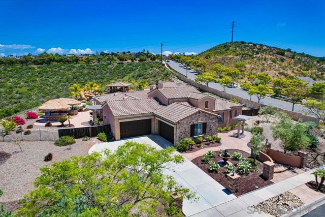 14190 Green Valley Ct, San Diego CA: https://media.crmls.org/mediaz/64999441-ca66-43f8-ba6d-dcf91cdeb733.jpg
