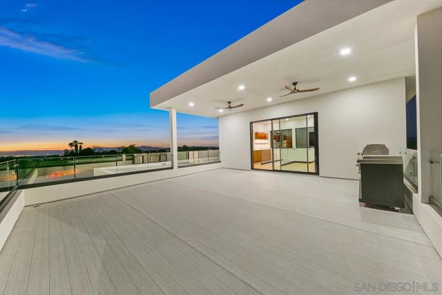 41955 Altanos Road, Temecula CA: https://media.crmls.org/mediaz/649a0705-0895-4207-bdf0-4becd1736206.jpg