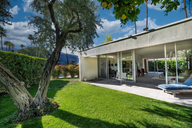 189 Desert Lakes Drive, Palm Springs CA: https://media.crmls.org/mediaz/649a6e3f-e346-4aee-9813-7dd91d8ceea9.jpg