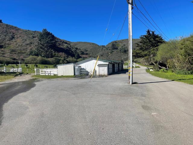 100 Shamrock Ranch Road, Pacifica CA: https://media.crmls.org/mediaz/649afdbe-9eff-491f-a7d2-2dbb96333a61.jpg