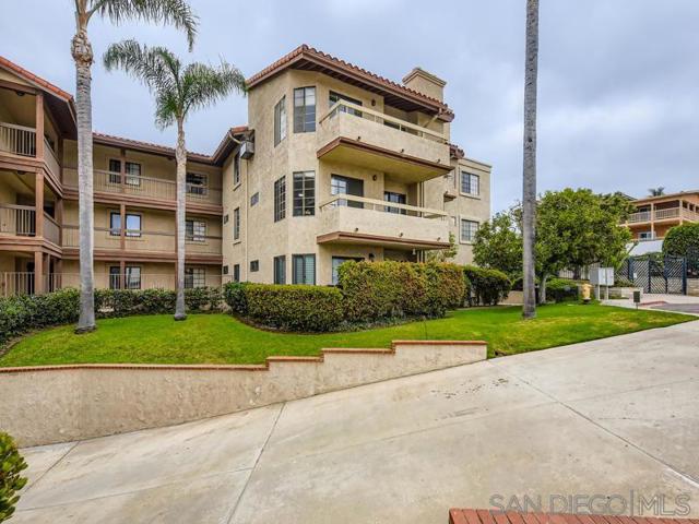 2630 Erie St, San Diego CA: https://media.crmls.org/mediaz/649b7174-f69c-450f-b4b2-ea318091d627.jpg