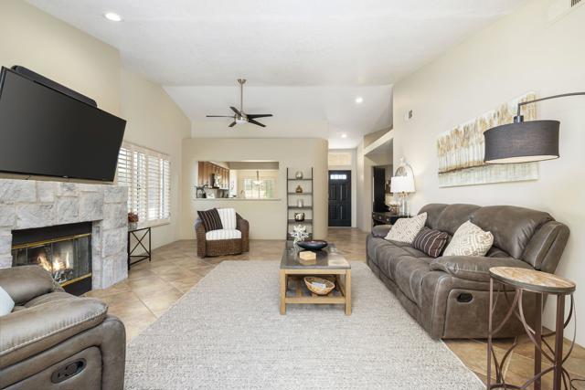 340 Vista Royale Drive, Palm Desert CA: https://media.crmls.org/mediaz/649cae4f-d013-4560-9677-6143510d4a34.jpg