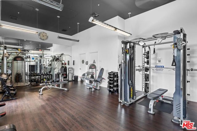 310 Washington Boulevard, Marina del Rey CA: https://media.crmls.org/mediaz/649ce039-36c7-4d05-a14e-f45ddace600d.jpg