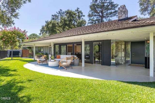 3608 Hampstead Road, La Canada Flintridge CA: https://media.crmls.org/mediaz/649cf173-b4b0-4674-83f0-ca9c67cac004.jpg