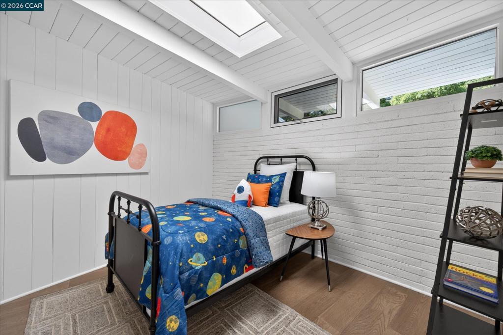 https://media.crmls.org/mediaz/649d51d1-0fc7-4f47-b949-8a1a95ca508b.jpg?preset=X-Large
