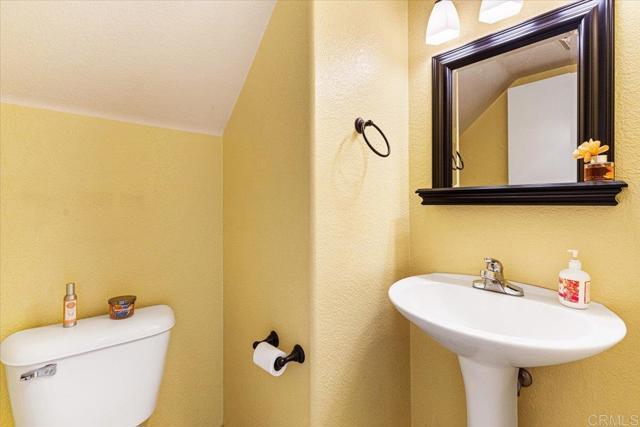 Detail Gallery Image 14 of 41 For 2268 Poppy Hills Dr, Chula Vista,  CA 91915 - 3 Beds | 2/1 Baths