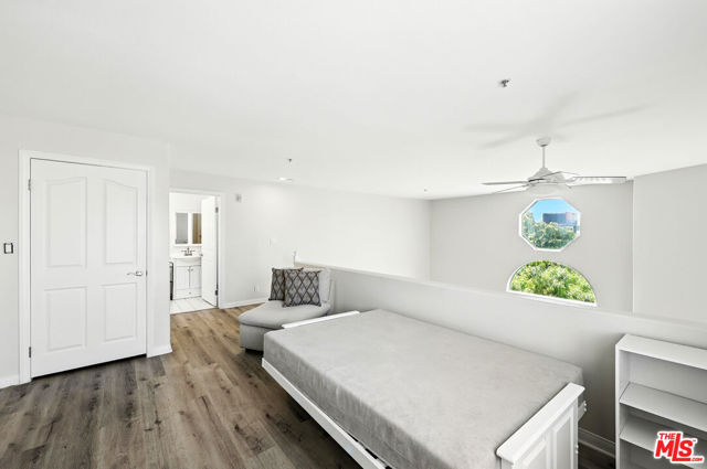 1211 S Shenandoah Street, Los Angeles CA: https://media.crmls.org/mediaz/649e7fea-f445-40e9-a3d0-0ced82f53bcc.jpg