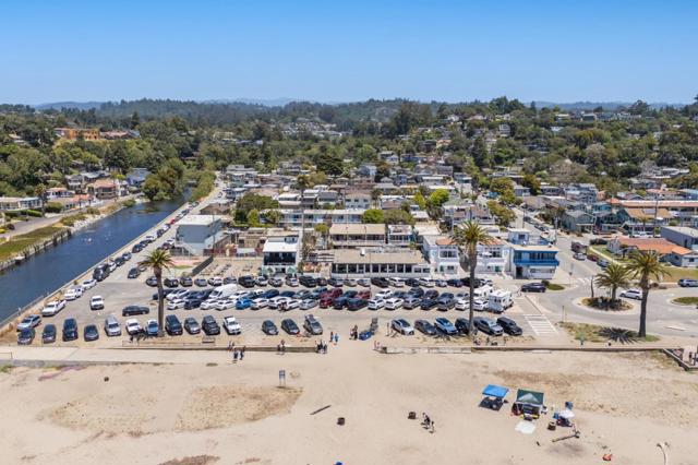 2071 Huntington Drive, Aptos CA: https://media.crmls.org/mediaz/64a0192b-dd8e-4cca-9a67-635dd9cc06f9.jpg