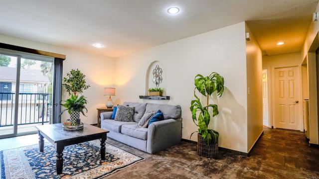 Detail Gallery Image 2 of 16 For 6622 Omega Dr, –,  CA 92139 - 2 Beds | 1 Baths