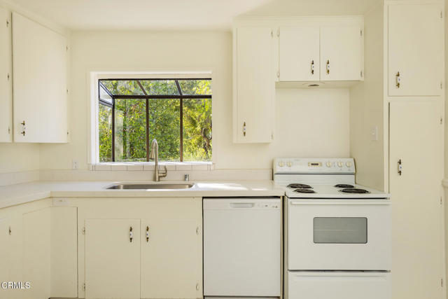 Detail Gallery Image 12 of 31 For 212 Foothill Rd, Ojai,  CA 93023 - 2 Beds | 2 Baths