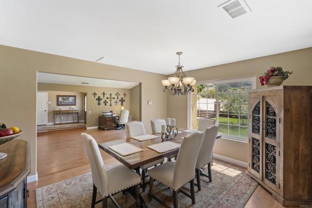 Detail Gallery Image 12 of 63 For 13658 Sage Mountain Lane, Jamul,  CA 91935 - 4 Beds | 3 Baths