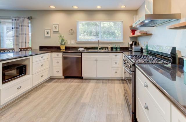15120 Venetian Way, Morgan Hill CA: https://media.crmls.org/mediaz/64a185bb-4200-4f44-a4ac-aa6389477eb2.jpg