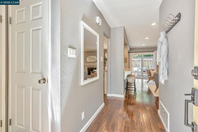 239 Ashley Cir, Danville CA: https://media.crmls.org/mediaz/64a18db9-638b-4cdb-ad04-a09c2b65f16b.jpg