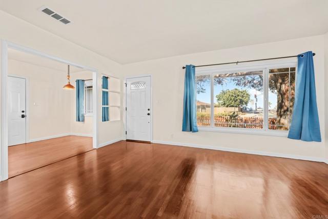 Detail Gallery Image 2 of 38 For 579 Calla Ave, Imperial Beach,  CA 91932 - 3 Beds | 2 Baths