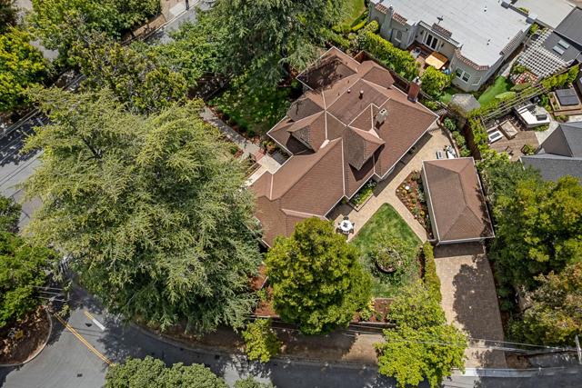 635 Occidental Avenue, San Mateo CA: https://media.crmls.org/mediaz/64a2a14c-0380-4d5b-ba2b-7a0232e41b3d.jpg