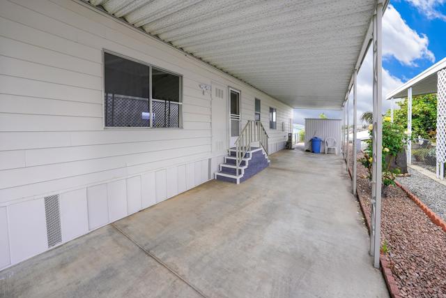 1212 H Street, Ramona CA: https://media.crmls.org/mediaz/64a2a7ef-1a65-4d8a-b16b-9e3c62cbfc61.jpg