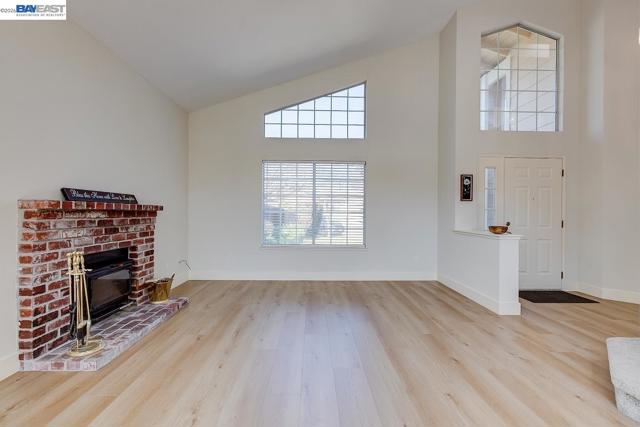 8524 Oak Harbour Ct, Fair Oaks CA: https://media.crmls.org/mediaz/64a2e863-59ab-463b-b221-4fa06efe2f5c.jpg