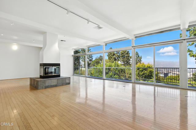 Detail Gallery Image 1 of 33 For 7772 Torreyson Dr, Los Angeles,  CA 90046 - 3 Beds | 5 Baths