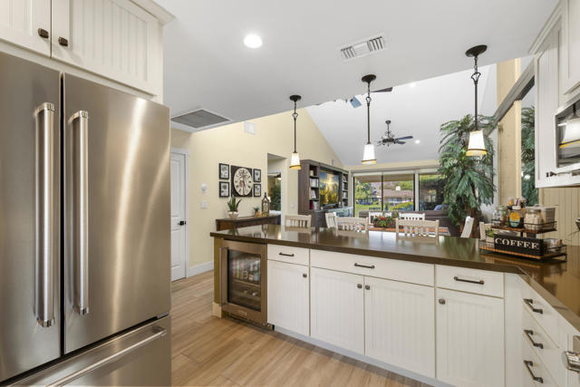 111 Juan Circle, Palm Desert CA: https://media.crmls.org/mediaz/64a35d9f-36c6-42d9-8cbe-9fcc49012b4c.jpg