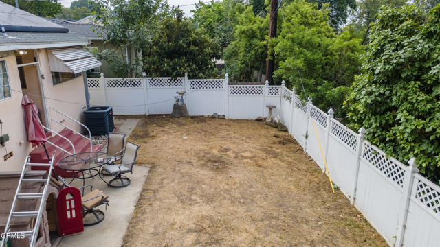 3036 Fairesta Street, La Crescenta CA: https://media.crmls.org/mediaz/64a36b14-3a25-4caf-bdf8-1761c1635675.jpg