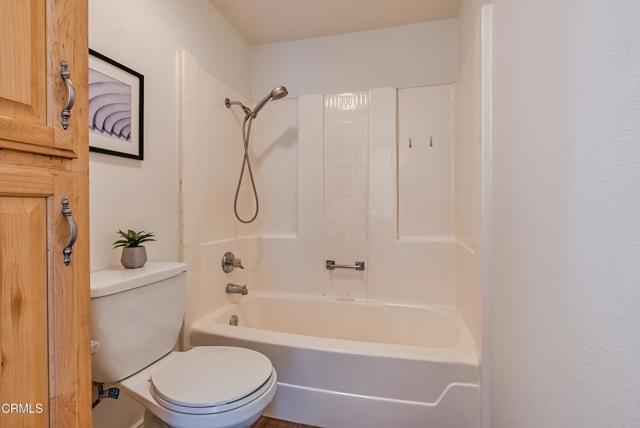 3872 Aztec Court, Simi Valley CA: https://media.crmls.org/mediaz/64a42627-9f3a-4342-9576-b900253d1641.jpg