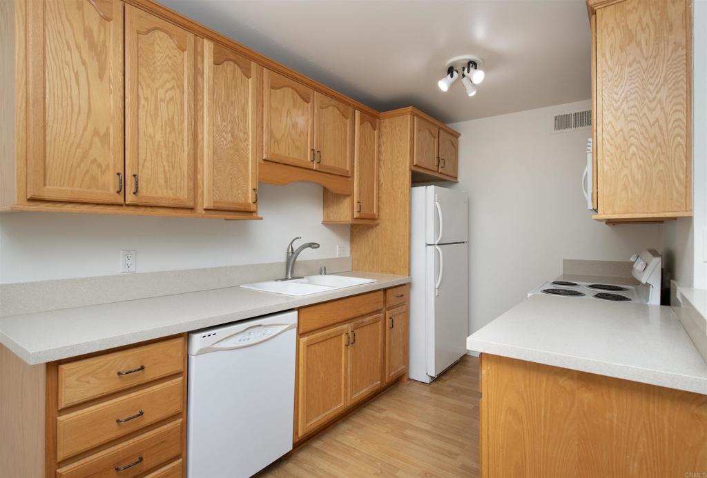 6304 Friars Rd - photo 7