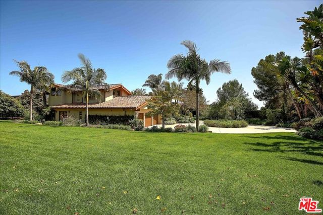 4099 Creciente Drive, Santa Barbara CA: https://media.crmls.org/mediaz/64a4a421-c688-4643-90f3-b61d9d8c186c.jpg
