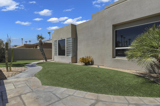 41800 Jones Drive, Palm Desert CA: https://media.crmls.org/mediaz/64a4af26-1799-43ff-b837-e47c0ddc3ce7.jpg