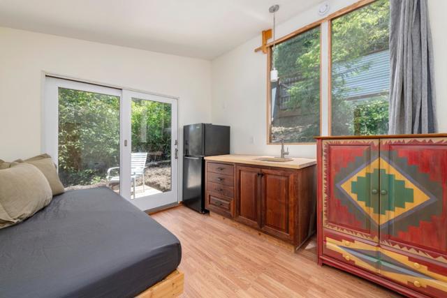 18050 Highway 1,  CA: https://media.crmls.org/mediaz/64a4baf1-fd81-4253-8147-812ca9f94e8a.jpg