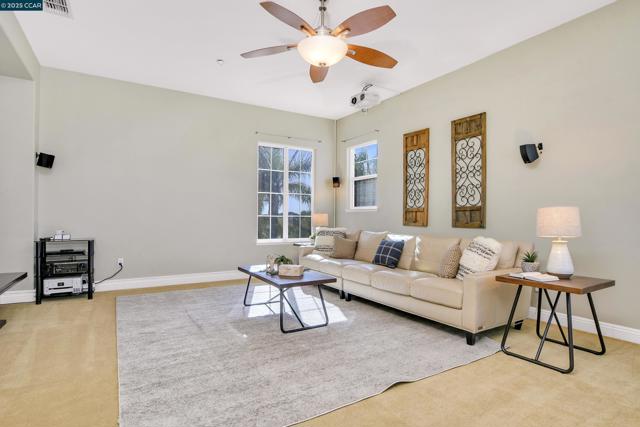 2593 Camel Back Rd, Brentwood CA: https://media.crmls.org/mediaz/64a4c37e-c8ee-4271-bccd-2d547c133086.jpg