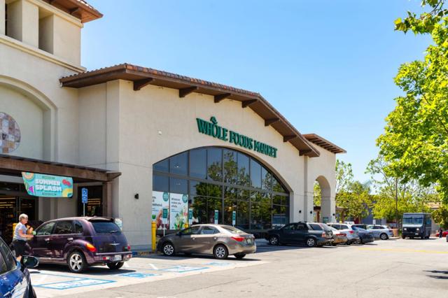 2403 Washington Avenue, Redwood City CA: https://media.crmls.org/mediaz/64a4c6dc-c3a3-4427-aad4-be8d12e17963.jpg