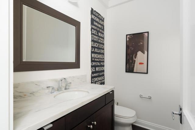 Detail Gallery Image 13 of 36 For 611 Stratford Ct, Del Mar,  CA 92014 - 2 Beds | 3/1 Baths