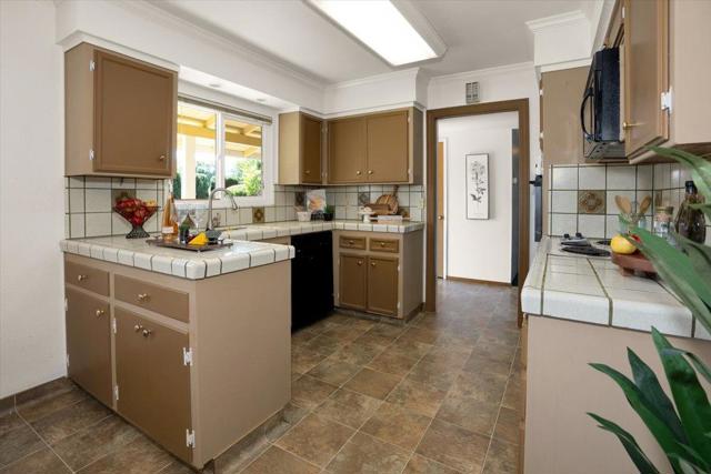 18654 Aspesi Drive, Saratoga CA: https://media.crmls.org/mediaz/64a5faef-c21e-43b4-a2fc-fbc06d383ed7.jpg