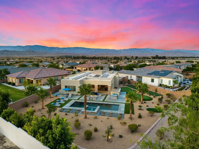 74425 Zeppelin Drive, Palm Desert CA: https://media.crmls.org/mediaz/64a66d17-2965-44aa-ba17-1bc8d296111d.jpg