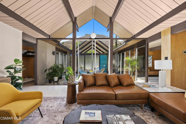 1449 Fordham Avenue, Thousand Oaks CA: https://media.crmls.org/mediaz/64a7292c-a517-4f94-bf12-f82218513389.jpg
